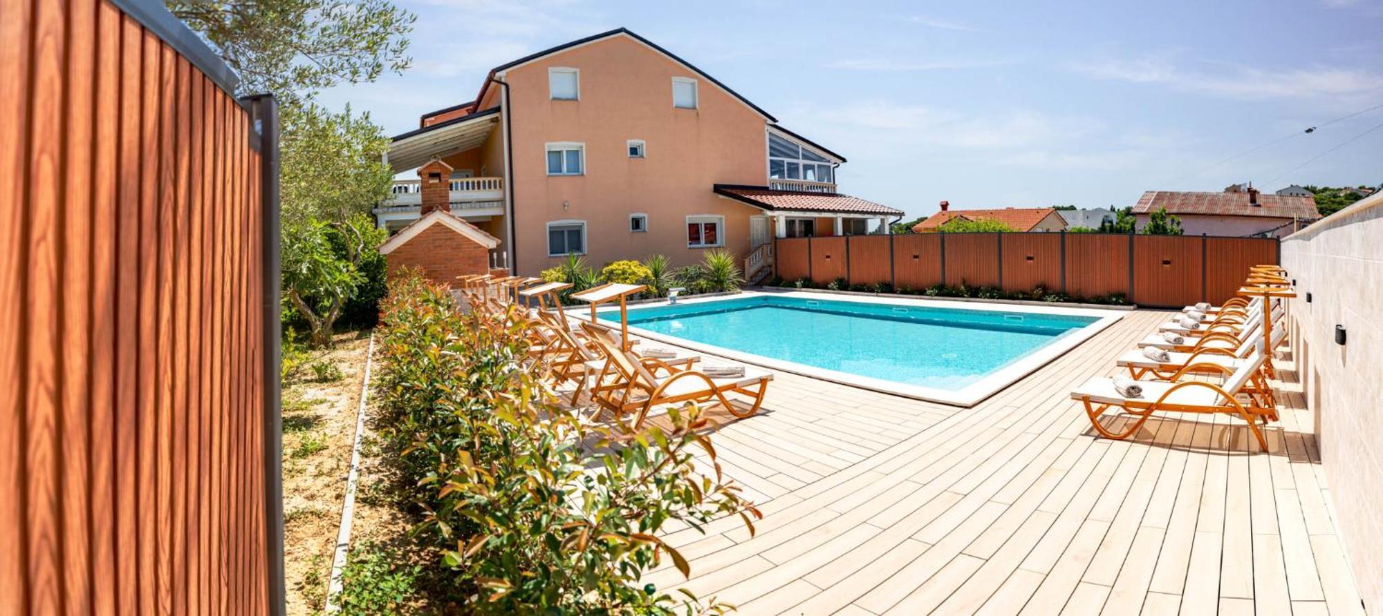 Foric Apartments With Outdoor Heated Pool Rab Town Buitenkant foto